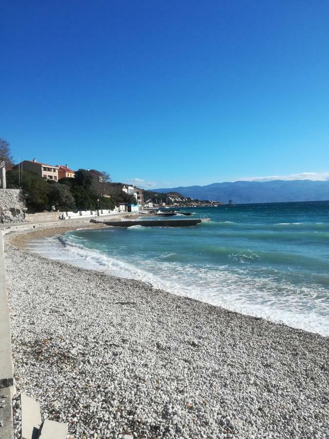 Appartamento Little House In Baska Esterno foto