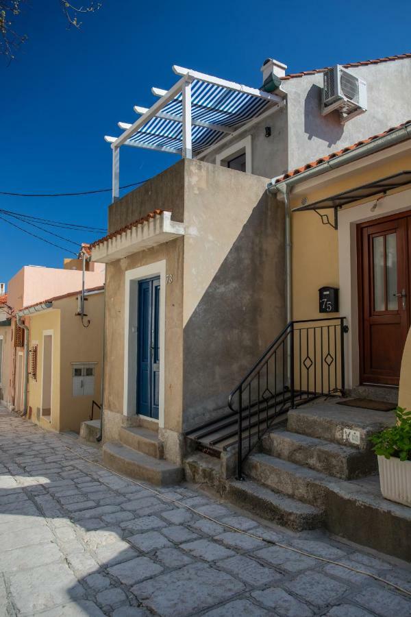 Appartamento Little House In Baska Esterno foto