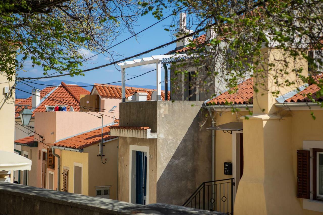 Appartamento Little House In Baska Esterno foto